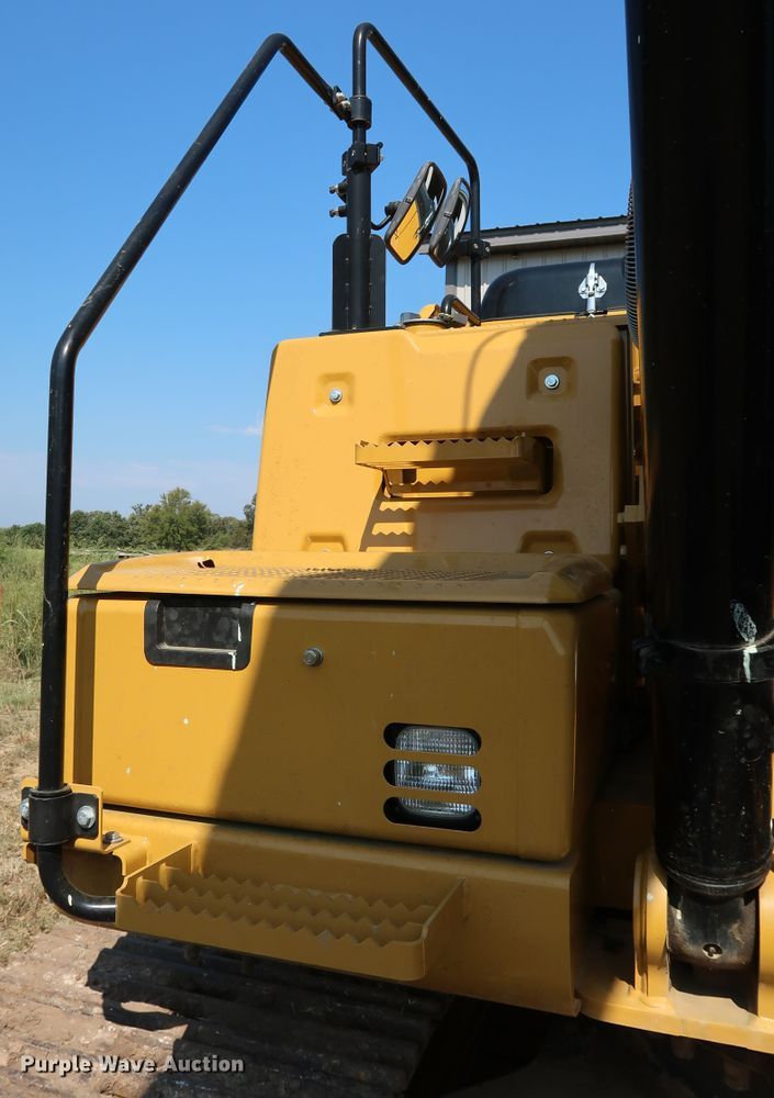 image for item KQ9723 2017 Caterpillar 320F L  excavator