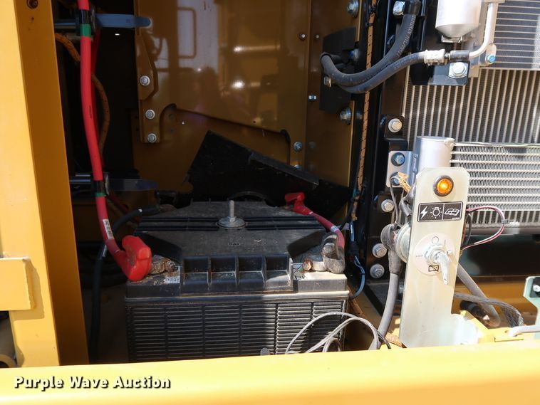 image for item KQ9723 2017 Caterpillar 320F L  excavator