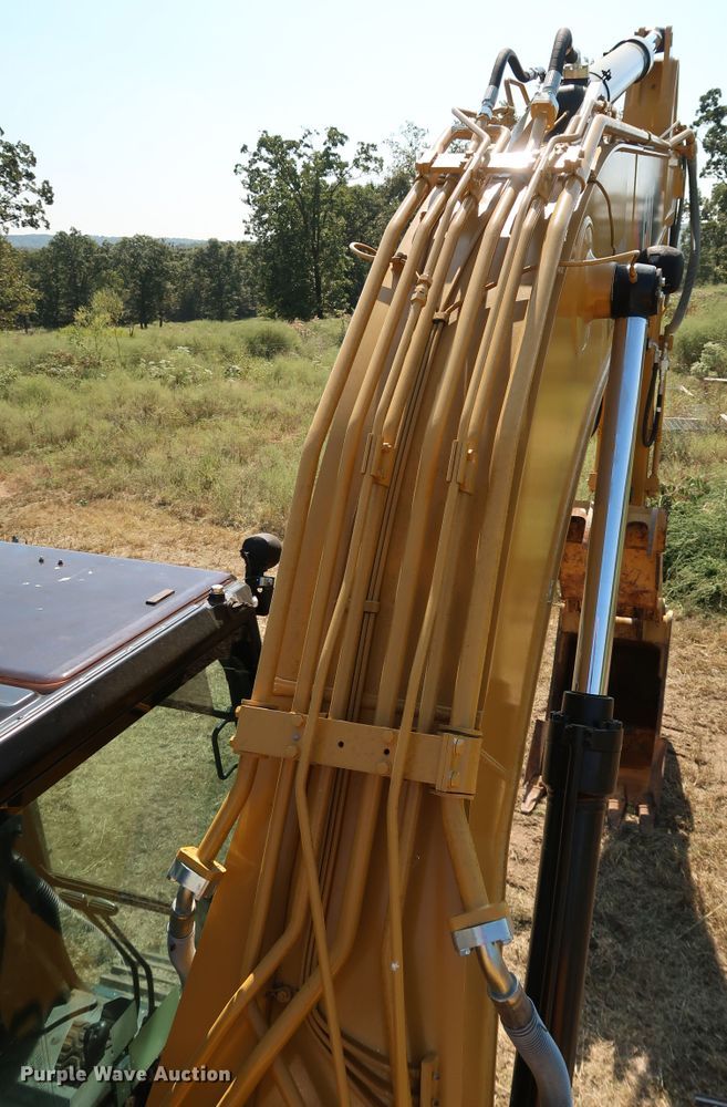 image for item KQ9723 2017 Caterpillar 320F L  excavator