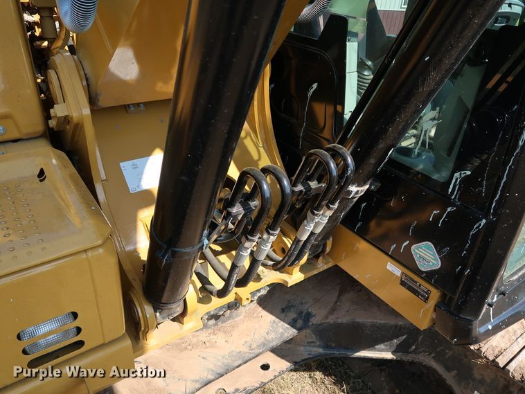 image for item KQ9723 2017 Caterpillar 320F L  excavator