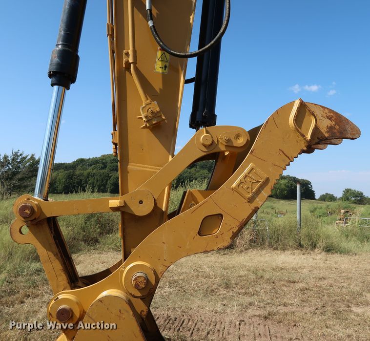 image for item KQ9723 2017 Caterpillar 320F L  excavator