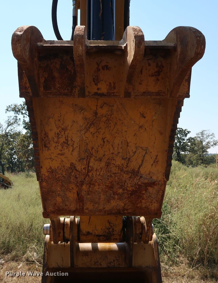 image for item KQ9723 2017 Caterpillar 320F L  excavator