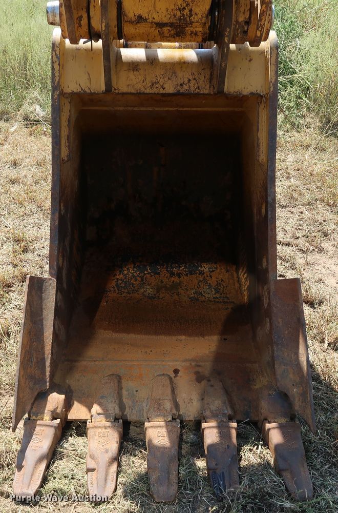 image for item KQ9723 2017 Caterpillar 320F L  excavator