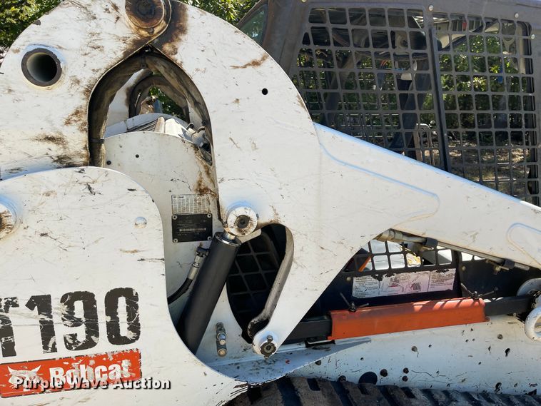 image for item KU9127 2010 Bobcat T190  tracked skid steer loader