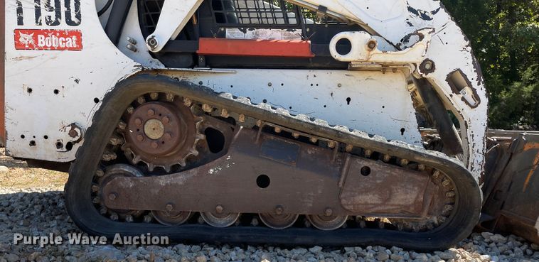 image for item KU9127 2010 Bobcat T190  tracked skid steer loader