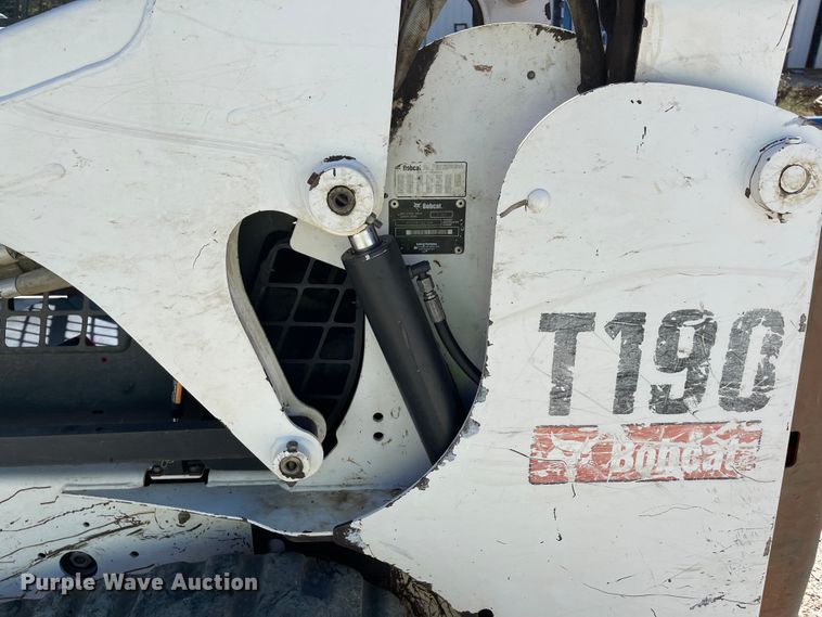 image for item KU9128 2006 Bobcat T190  tracked skid steer loader