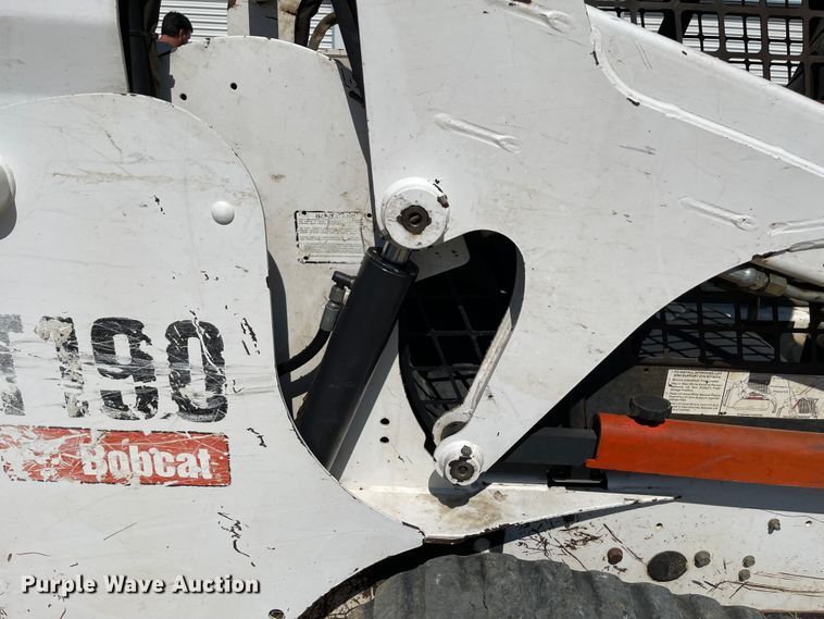 image for item KU9128 2006 Bobcat T190  tracked skid steer loader