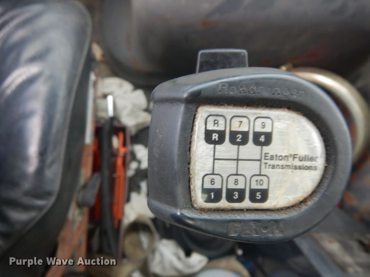 image for item KU9142 1996 Ford L9000  vacuum truck