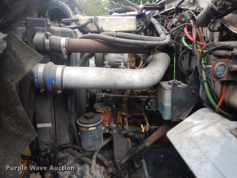 image for item KU9142 1996 Ford L9000  vacuum truck