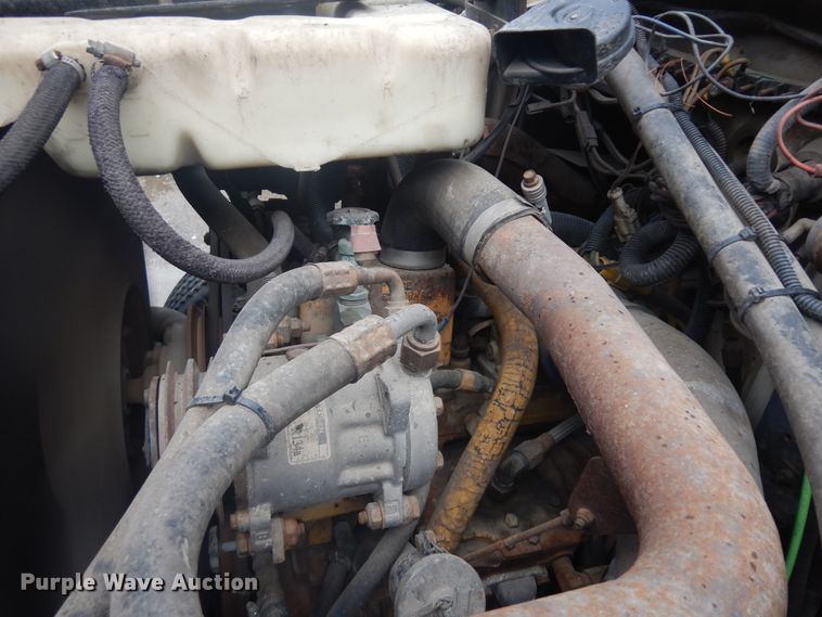 image for item KU9142 1996 Ford L9000  vacuum truck