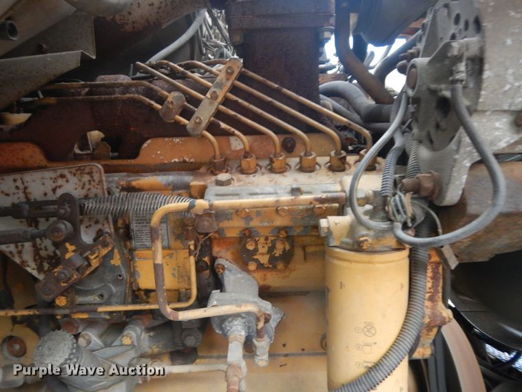 image for item KU9142 1996 Ford L9000  vacuum truck