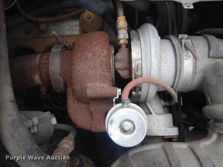 image for item KU9142 1996 Ford L9000  vacuum truck