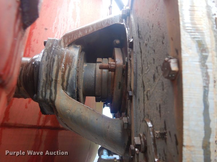 image for item KU9142 1996 Ford L9000  vacuum truck