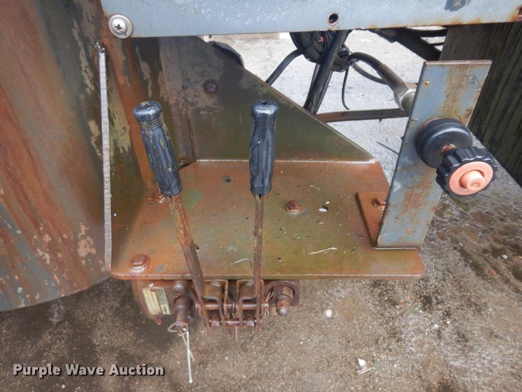 image for item KU9142 1996 Ford L9000  vacuum truck