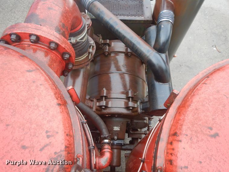 image for item KU9142 1996 Ford L9000  vacuum truck