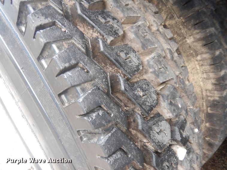 image for item KU9142 1996 Ford L9000  vacuum truck