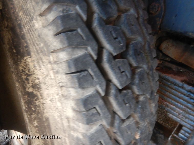 image for item KU9142 1996 Ford L9000  vacuum truck