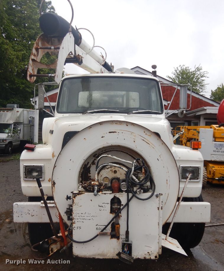 image for item KU9143 1987 Ford L8000  sewer jetter truck