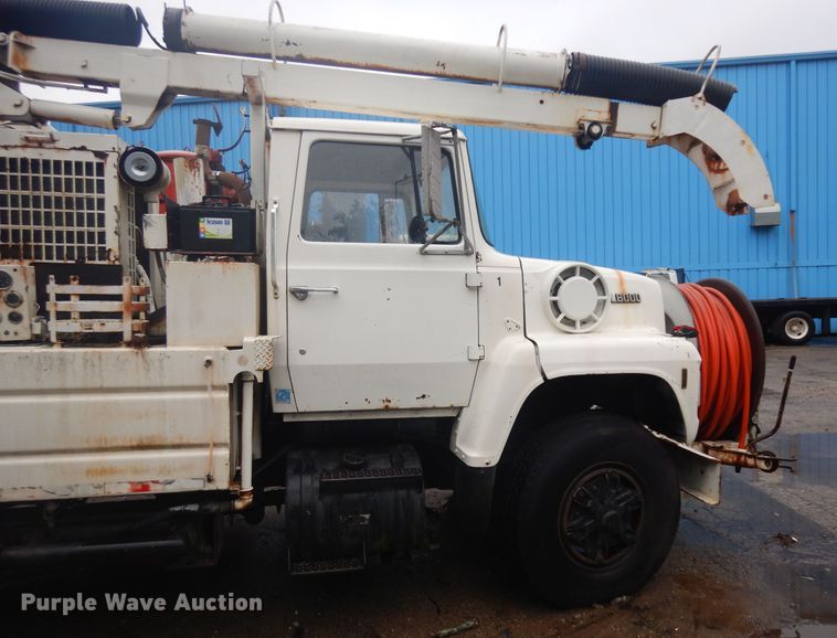 image for item KU9143 1987 Ford L8000  sewer jetter truck