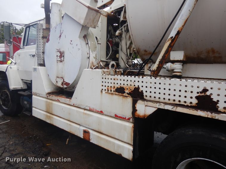 image for item KU9143 1987 Ford L8000  sewer jetter truck
