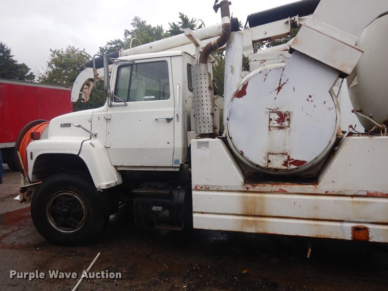 image for item KU9143 1987 Ford L8000  sewer jetter truck