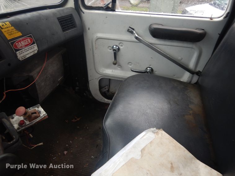 image for item KU9143 1987 Ford L8000  sewer jetter truck