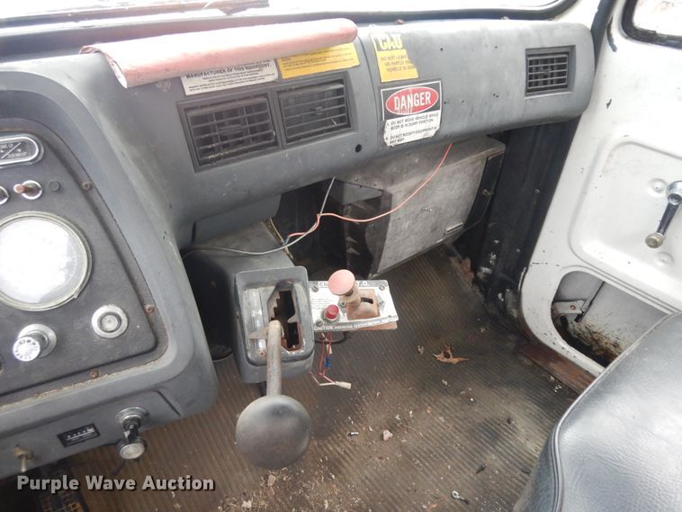 image for item KU9143 1987 Ford L8000  sewer jetter truck