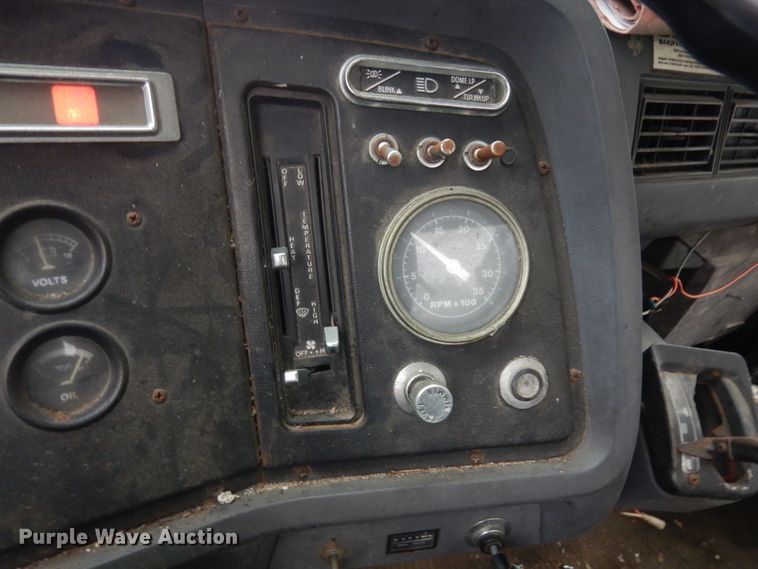 image for item KU9143 1987 Ford L8000  sewer jetter truck