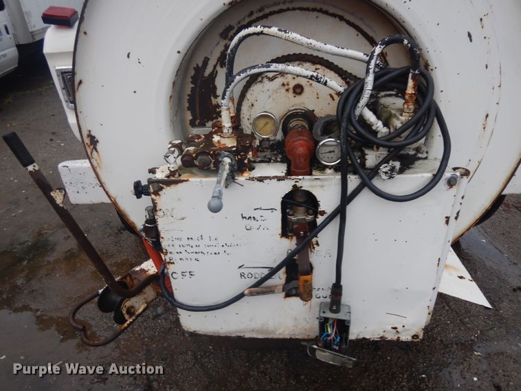 image for item KU9143 1987 Ford L8000  sewer jetter truck