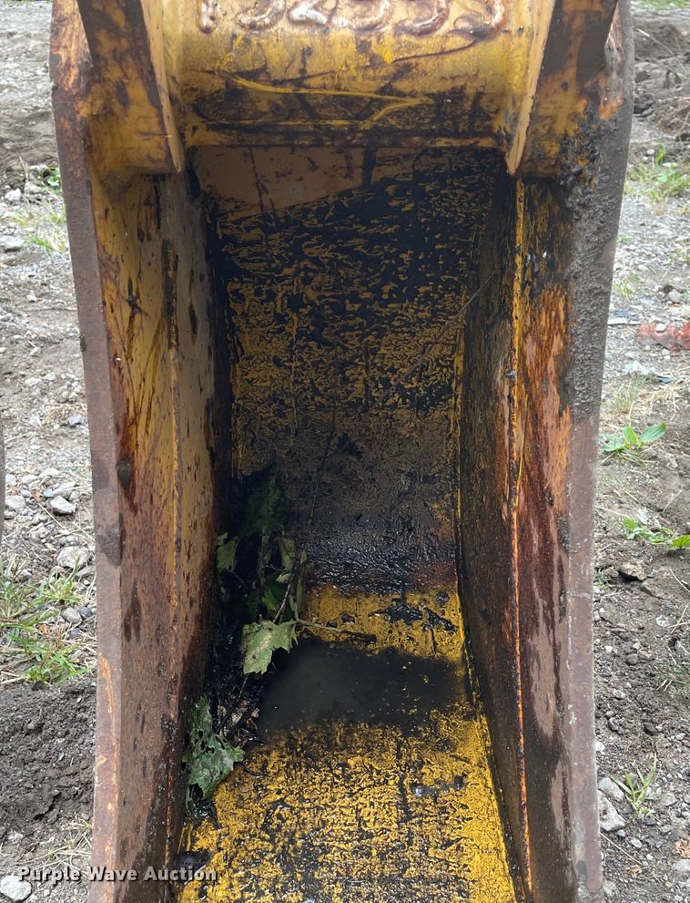 image for item KU9146 (3) excavator buckets