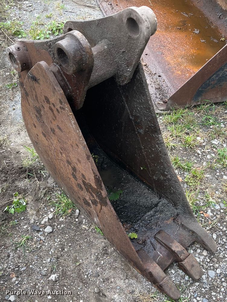 image for item KU9146 (3) excavator buckets