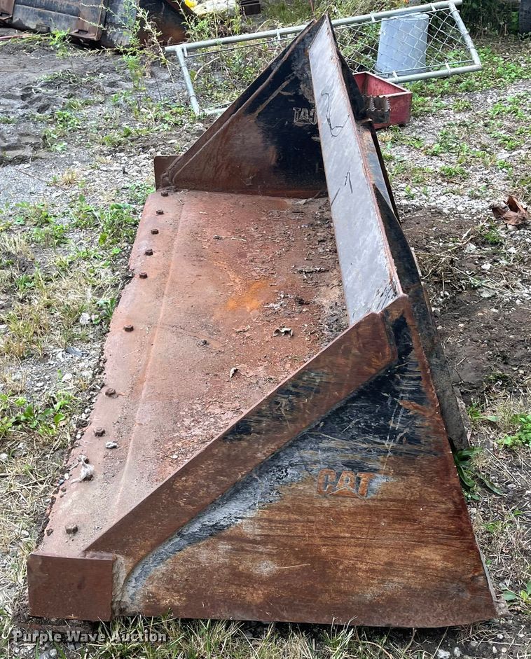 image for item KU9147 Caterpillar  85"W skid steer bucket