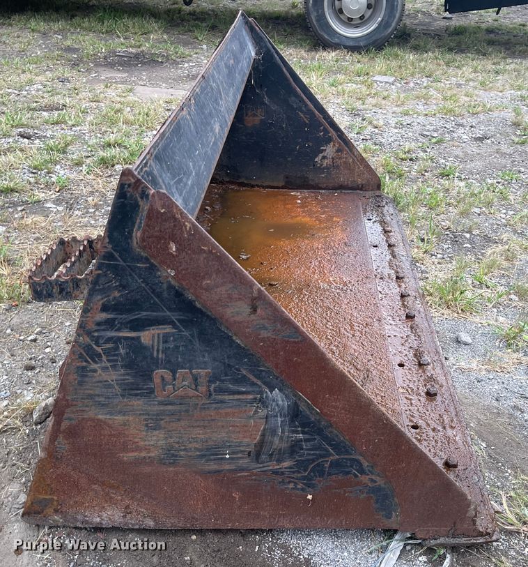 image for item KU9148 Caterpillar  73"W skid steer bucket