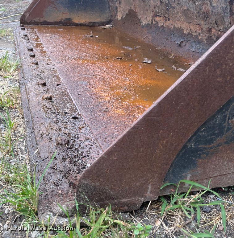 image for item KU9148 Caterpillar  73"W skid steer bucket