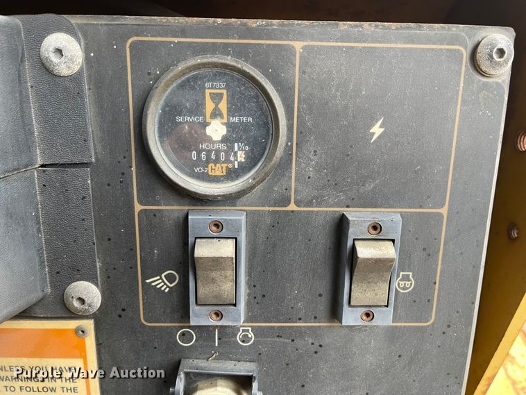 image for item KU9149 1995 Caterpillar D4C Series 3  dozer