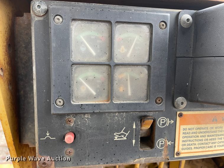 image for item KU9149 1995 Caterpillar D4C Series 3  dozer