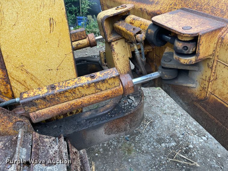 image for item KU9149 1995 Caterpillar D4C Series 3  dozer