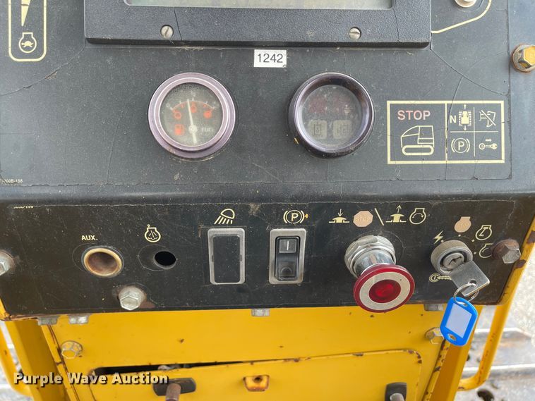 image for item KU9210 1999 Vermeer P125  cable plow