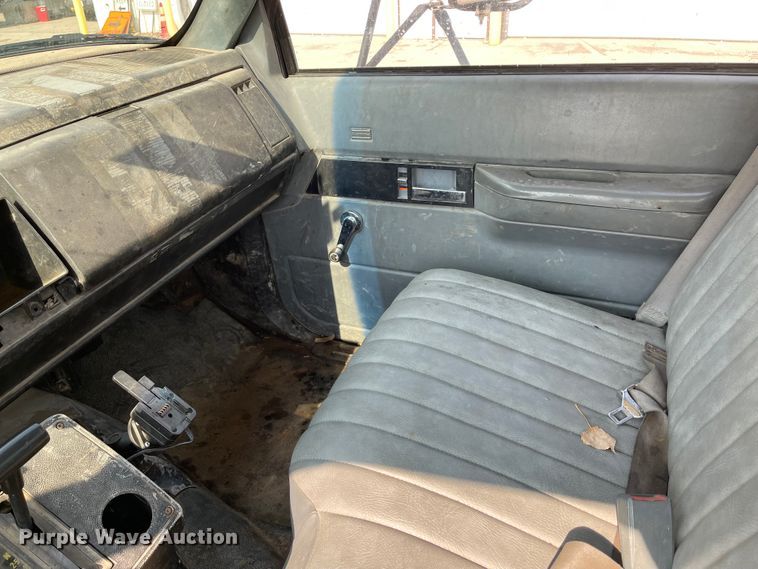 image for item KU9253 1991 Chevrolet Kodiak  crane truck