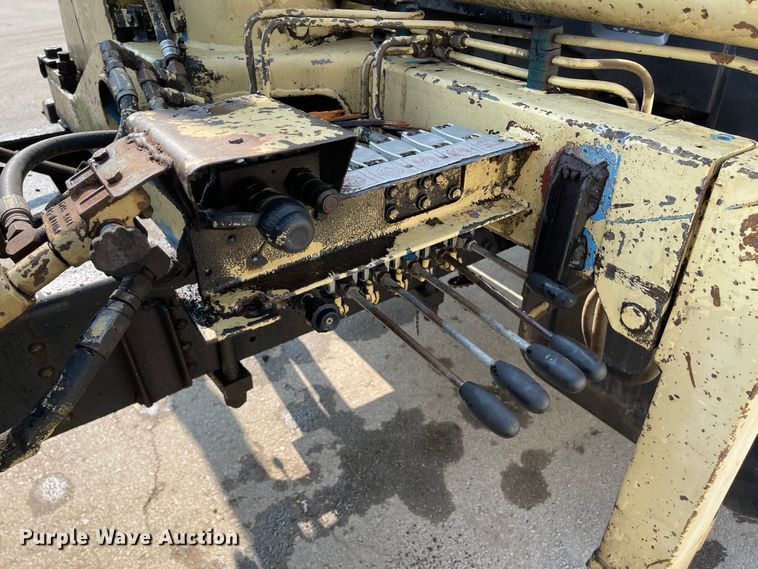 image for item KU9253 1991 Chevrolet Kodiak  crane truck