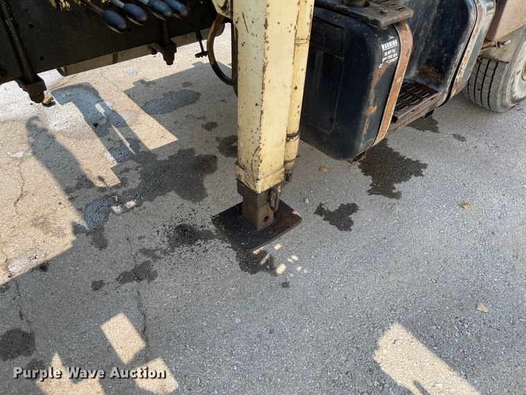 image for item KU9253 1991 Chevrolet Kodiak  crane truck