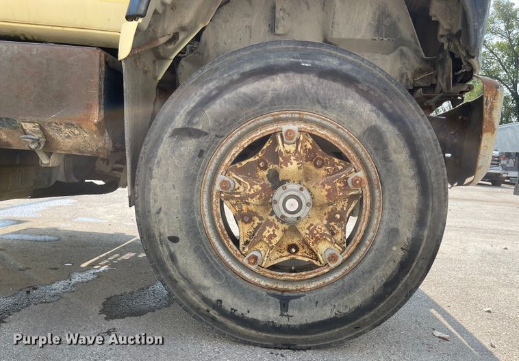 image for item KU9253 1991 Chevrolet Kodiak  crane truck