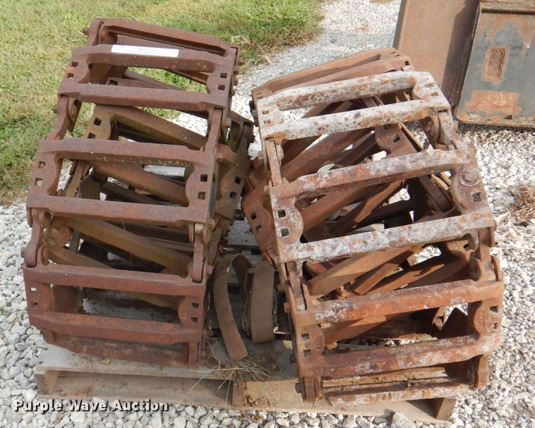 image for item KX9305 Grouser  over the tire tracks