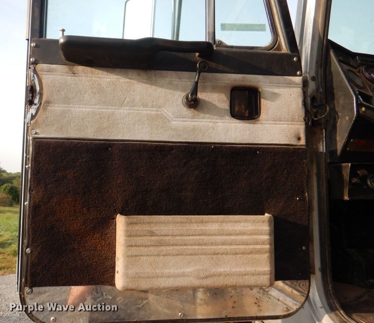 image for item KX9308 1990 Peterbilt 378  crane truck