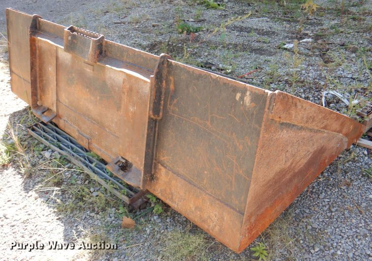 image for item KX9334 Caterpillar  85"W low profile skid steer bucket