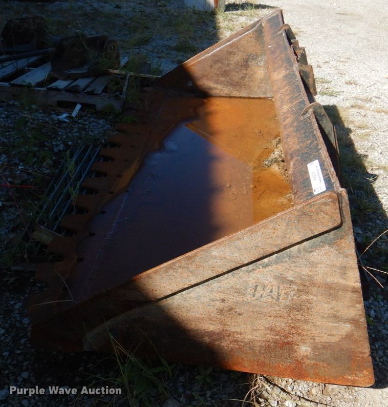 image for item KX9334 Caterpillar  85"W low profile skid steer bucket