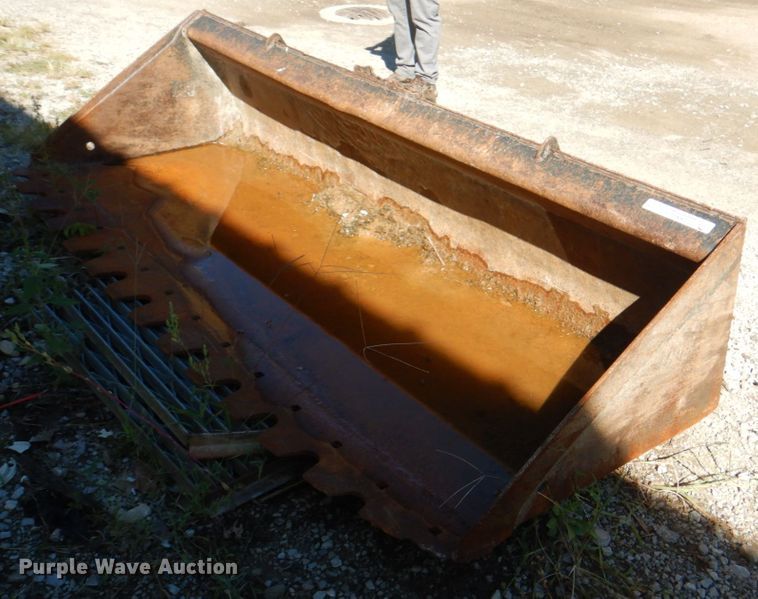 image for item KX9334 Caterpillar  85"W low profile skid steer bucket