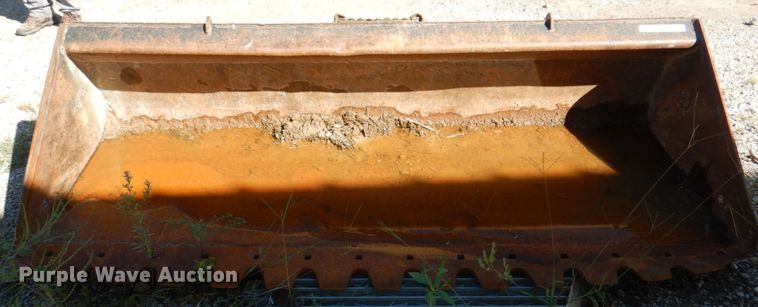 image for item KX9334 Caterpillar  85"W low profile skid steer bucket