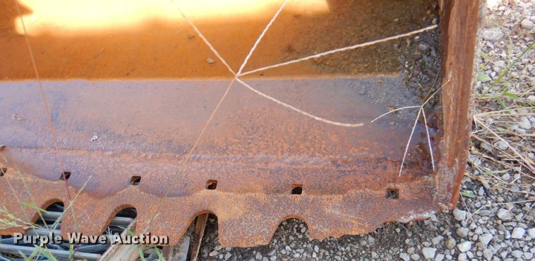 image for item KX9334 Caterpillar  85"W low profile skid steer bucket