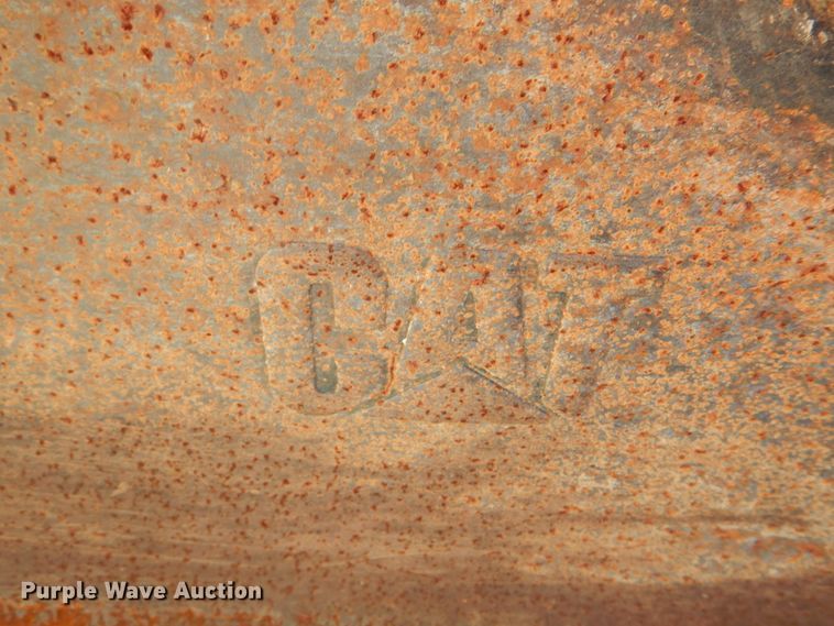 image for item KX9334 Caterpillar  85"W low profile skid steer bucket